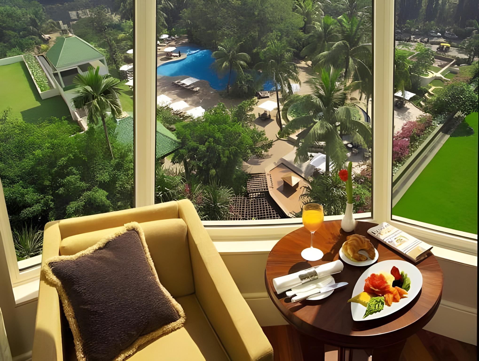 Double room. Swimming Pool View, Premier.