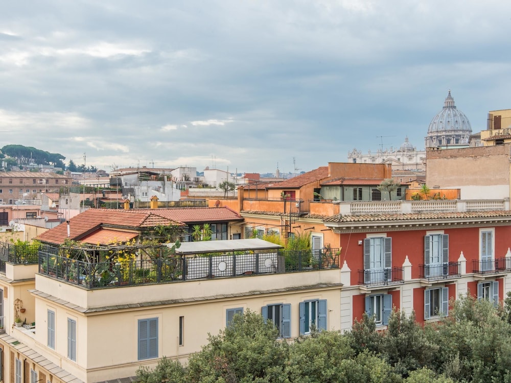 RSH Vatican Luxury View