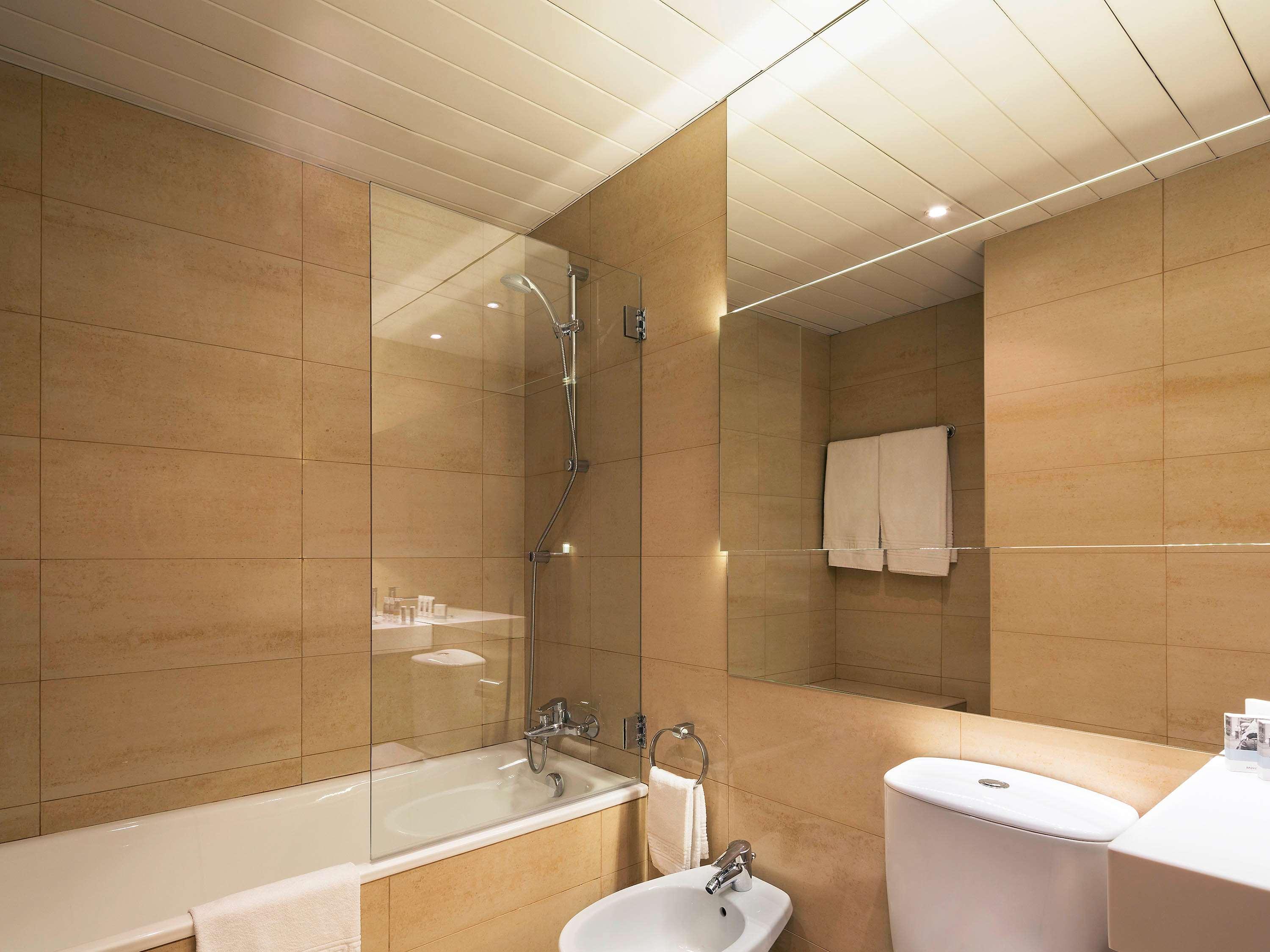 Hotel Mercure Porto Centro Santa Catarina, Portugal, Porto. Großes 628