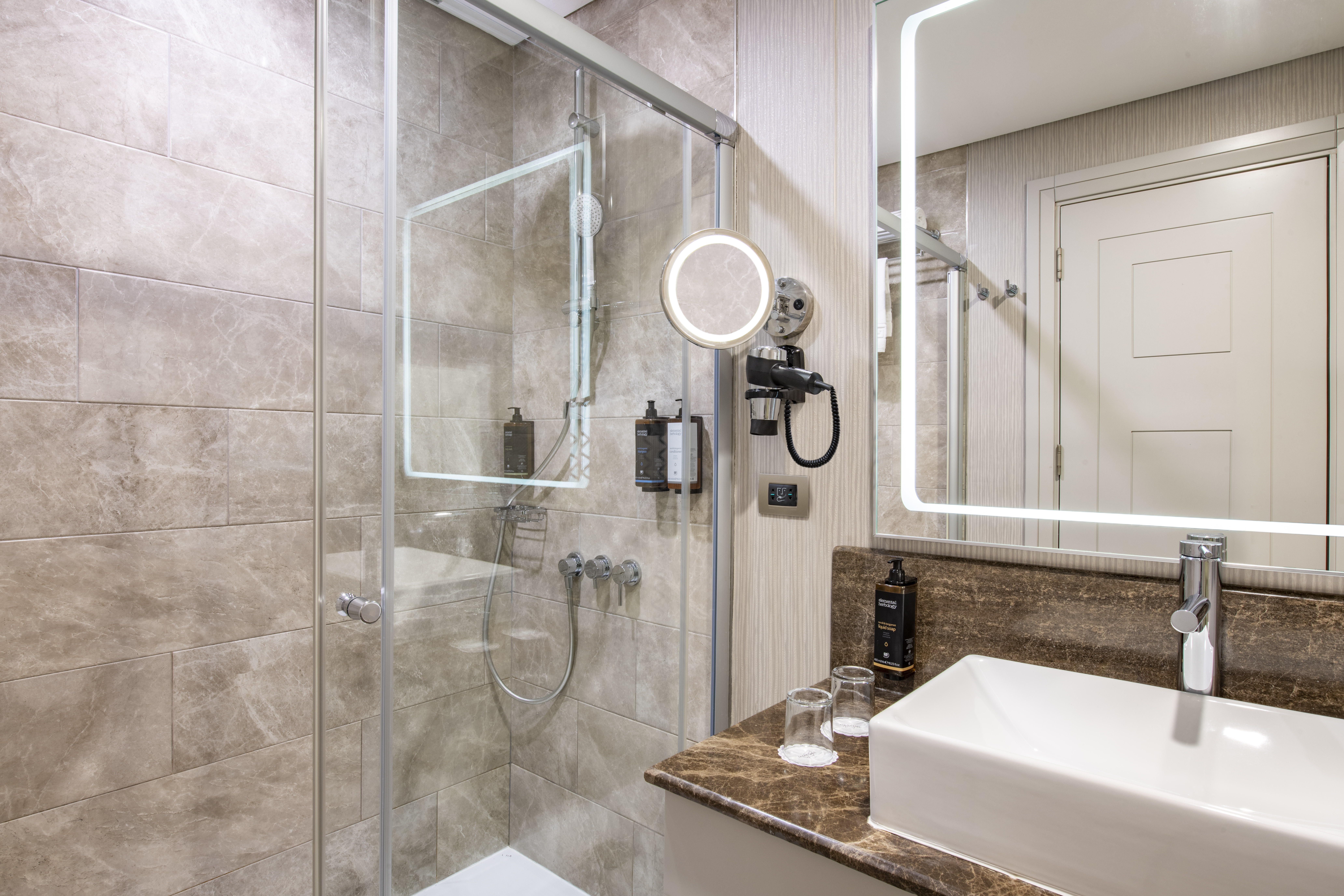 Hotel Mercure Tbilisi Old Town, Georgien, Tiflis. Großes 774