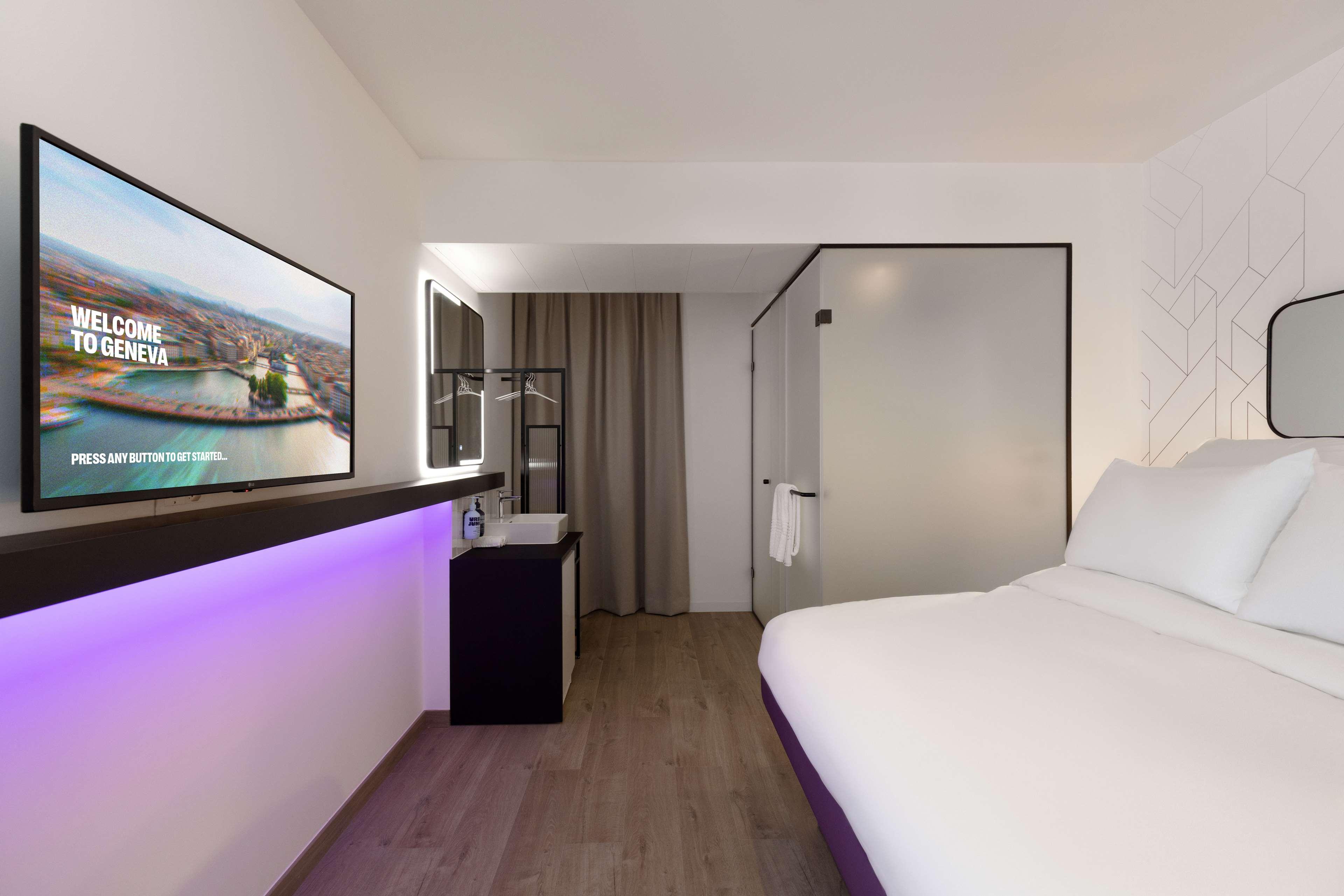 Hotel YOTEL Geneva Lake, Schweiz, Founex. Großes 479