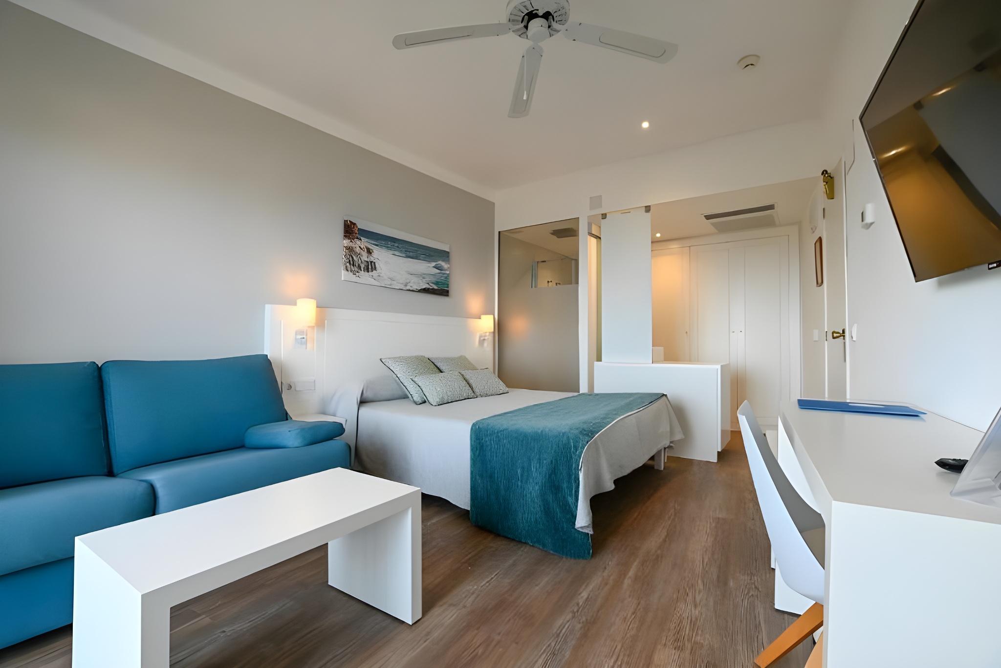 Hotel Pinos Playa Hotel, Spanien, Cala Santanyí. Großes 591