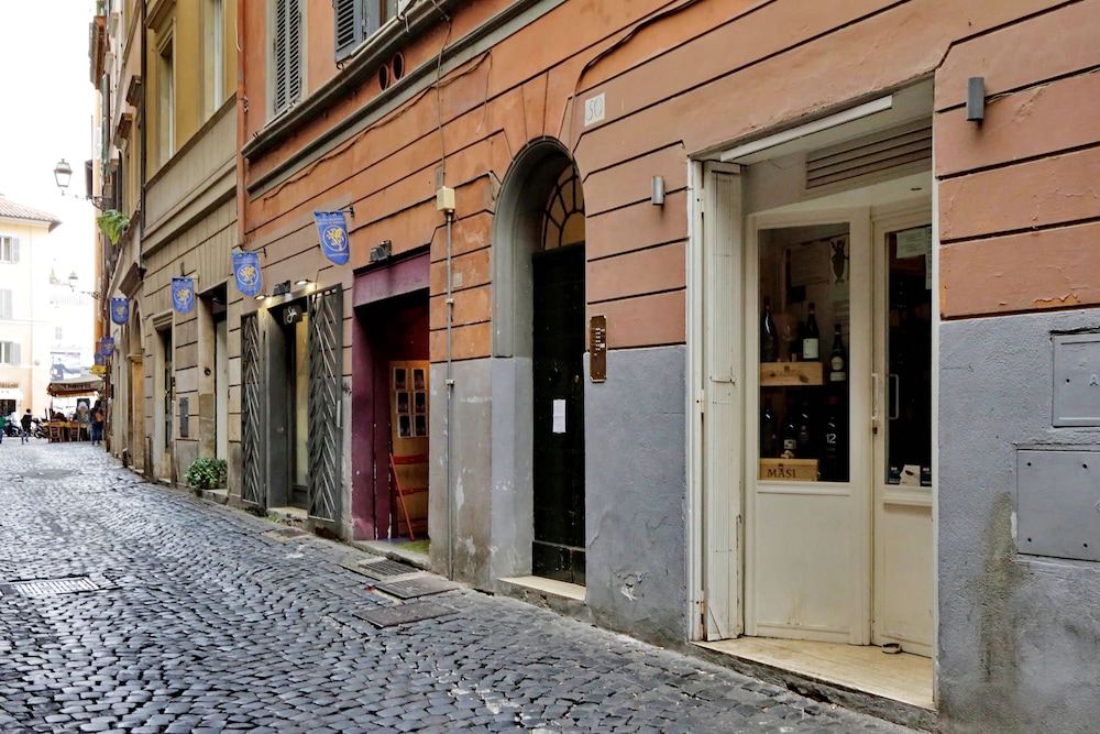 Pellegrino - WR Apartments