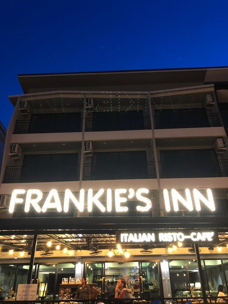 Frankie's Inn
