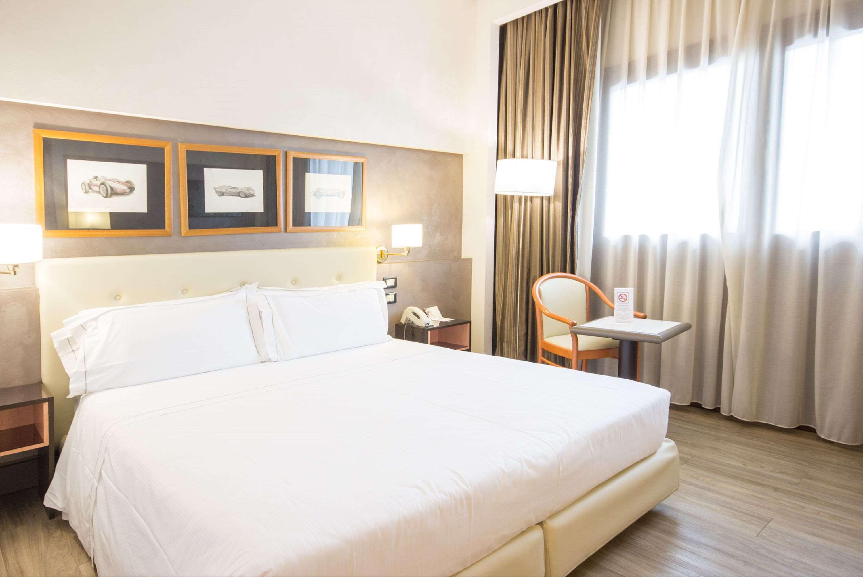 Hotel Best Western Hotel Modena District, Italien, Modena. Großes 242