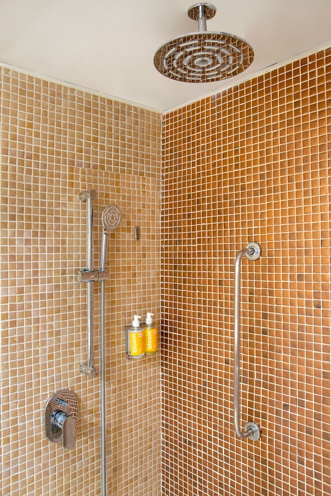 Hotel BloomSuites Ahmedabad, Indien, Thaltej. Großes 6