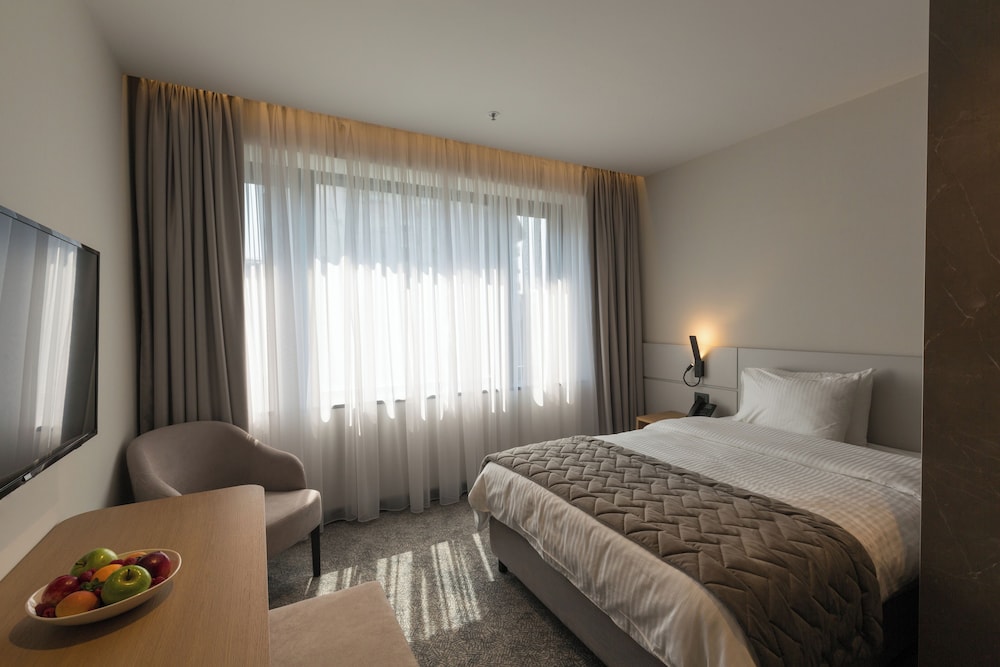 Hotel Mona Plaza, Serbien, Belgrad. Großes 440