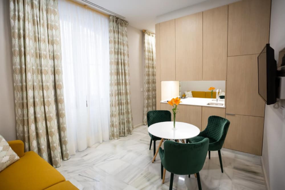 Hotel Plazuela del Carbon Suites, Spanien, Cadiz. Großes 80