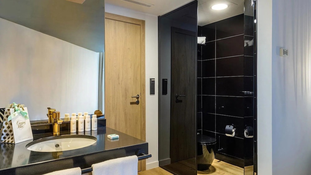 Hotel Hotel Vibra District - Adults Only, Spanien, Sant Antoni de Portmany. Großes 116