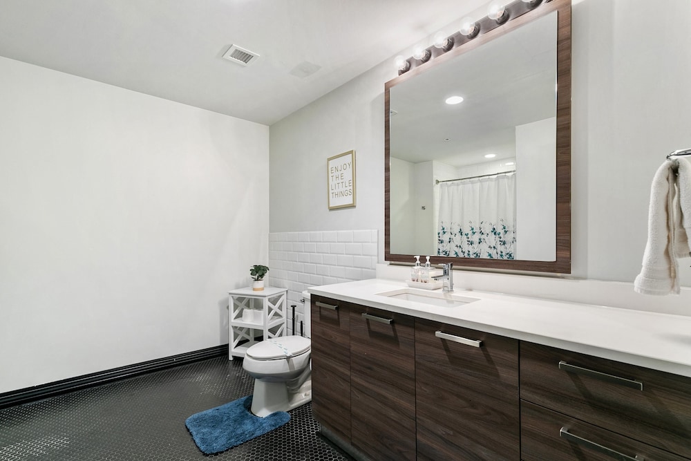 Luxury Downtown Dallas Stay by Amyfinehouse