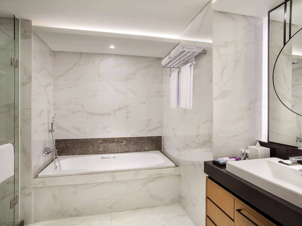 Hotel Mercure Jakarta Batavia (ex de Rivier Hotel), Indonesien, Jakarta. Großes 815