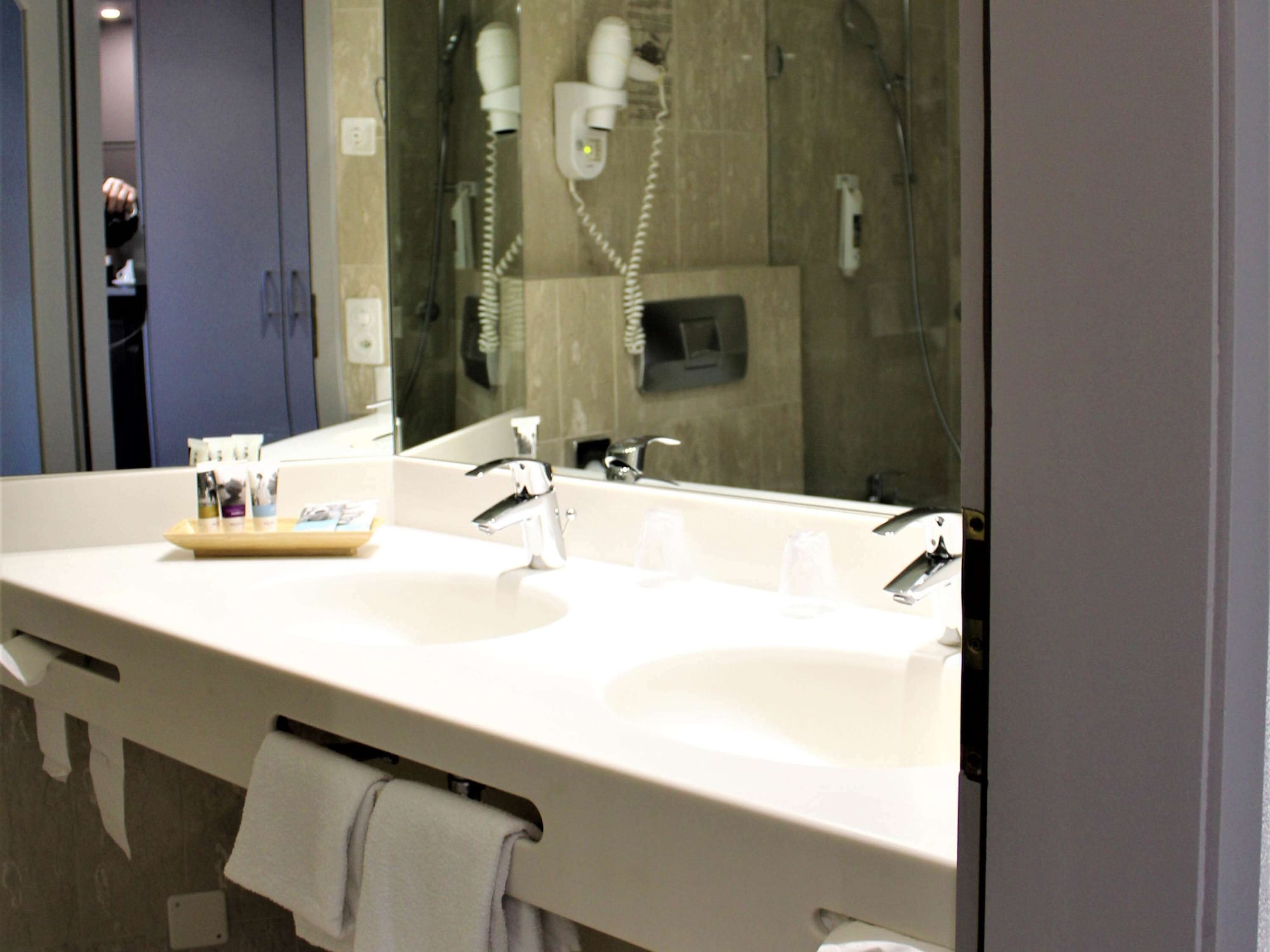 Hotel Mercure Plaza Biel, Schweiz, Biel/Bienne. Großes 567