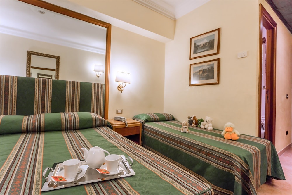 Hotel Raeli Hotel Archimede, Italien, Rom. Großes 118