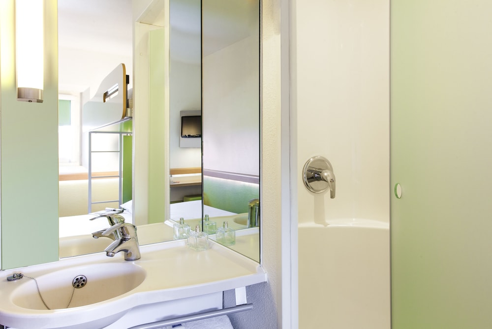 Hotel ibis budget London Hounslow, Großbritannien, London. Großes 249