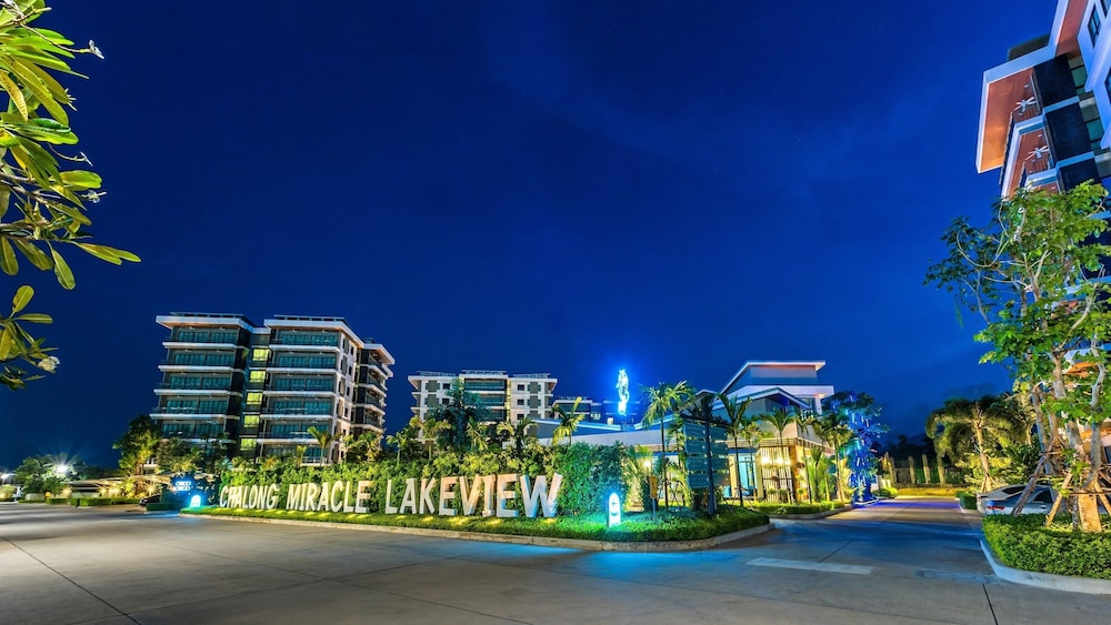 Chalong Miracle Lakeview Resort & Spa