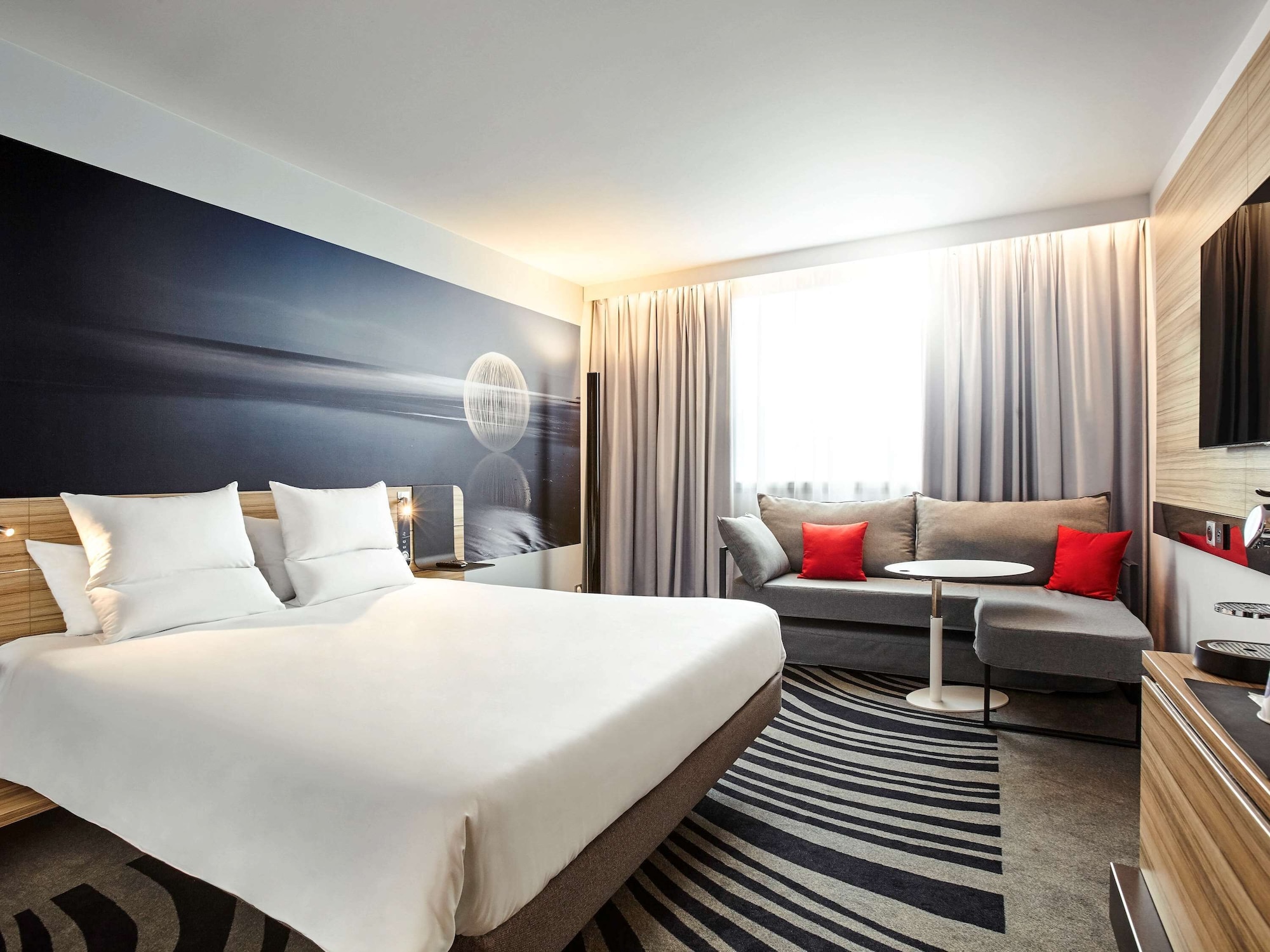 Hotel Novotel London Waterloo, Großbritannien, London. Großes 372