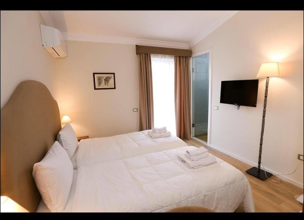 Hotel Hermes Hotel, Albanien, Tirana. Großes 19