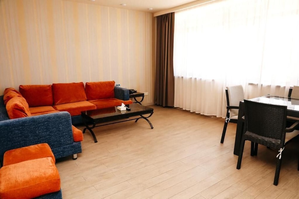 Hotel Best Western Bohemian Resort, Armenien, Sevan. Großes 151