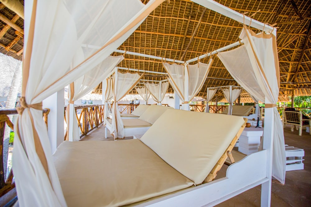 Hotel AHG Dreams Bay Beach Hotel - Adults Only, Tansania, Matemwe Beach. Großes 242