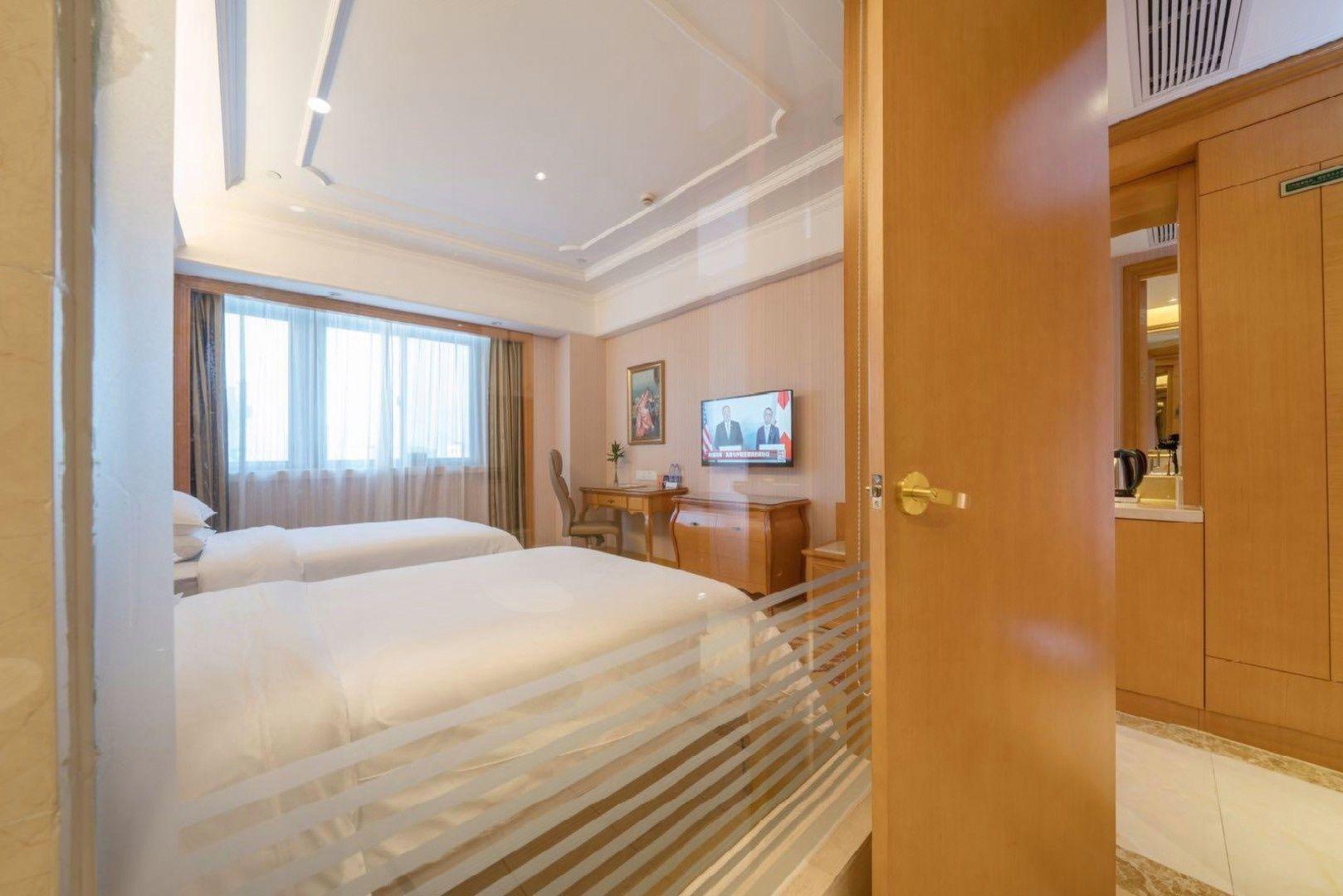 Vienna International Hotel (Shanghai Dishui Lake Lingang New City)