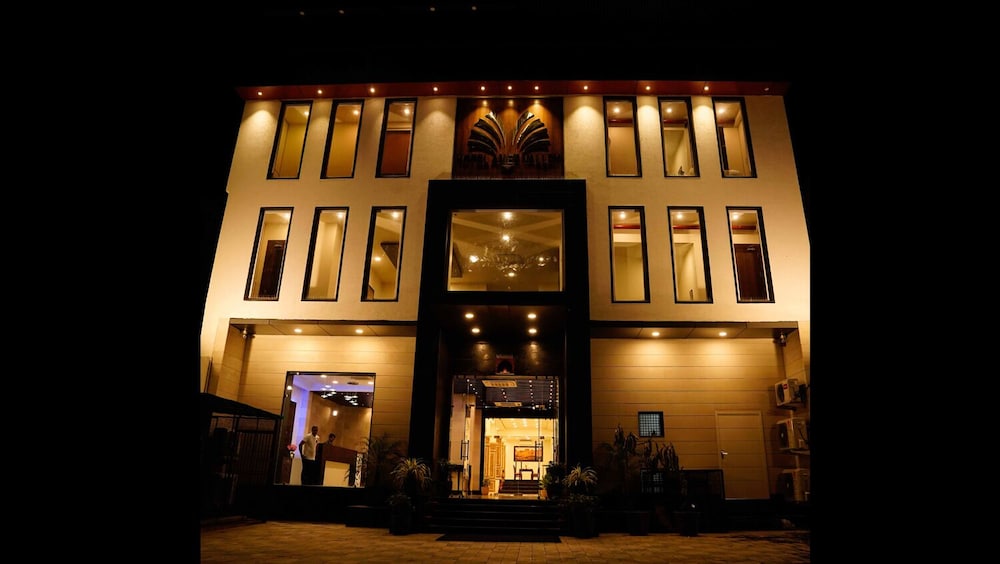 The Amer Valley by Parfait Jaipur