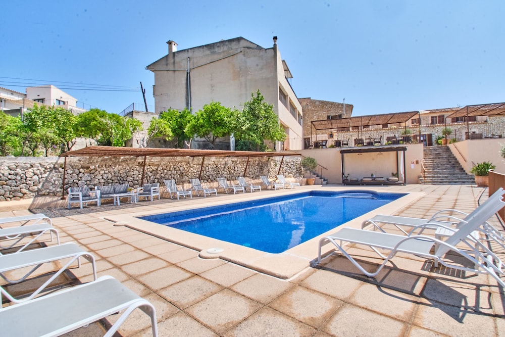 Can Calco Petit (ex.Ca n Riera Hotel)