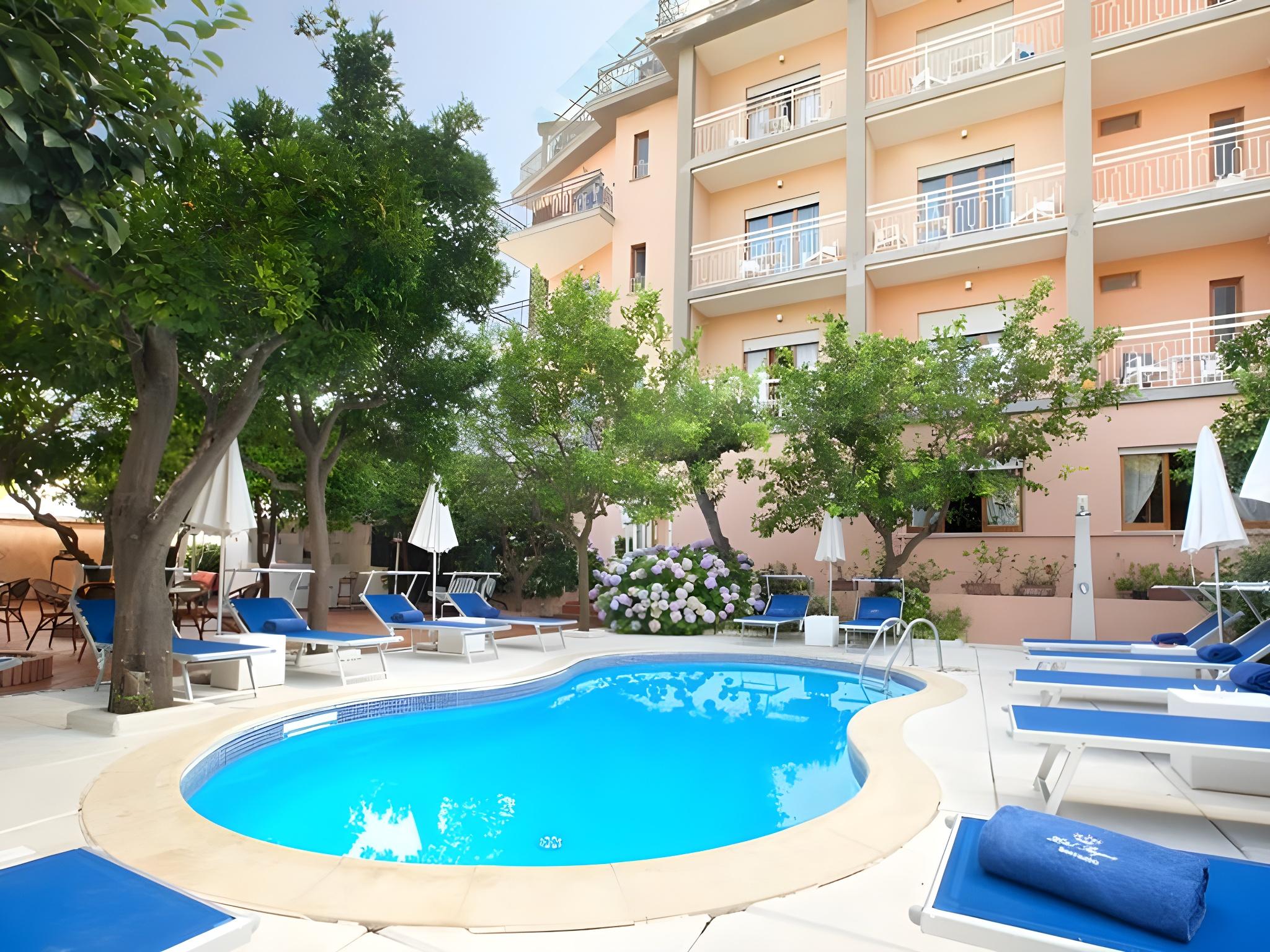 Hotel Hotel Regina Sorrento, Italien, Sorrent. Großes 930