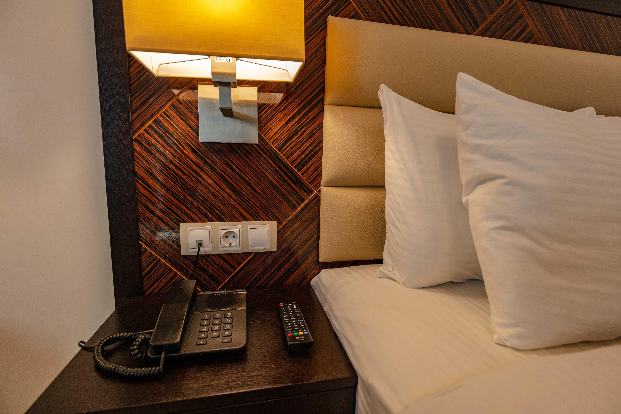 Hotel Best Night 2, Algerien, Algier. Großes 369