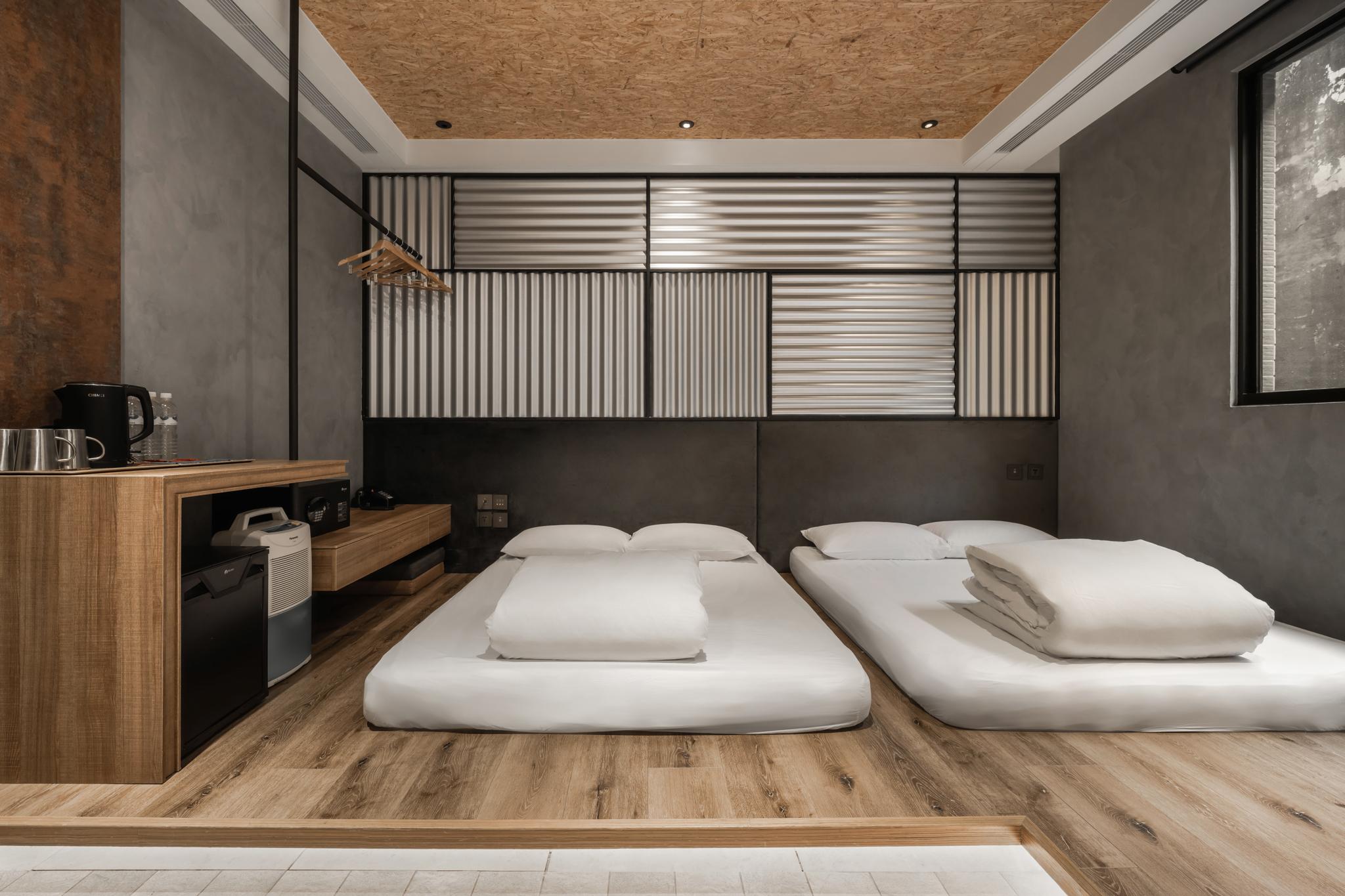 Oinn Hotel and Hostel