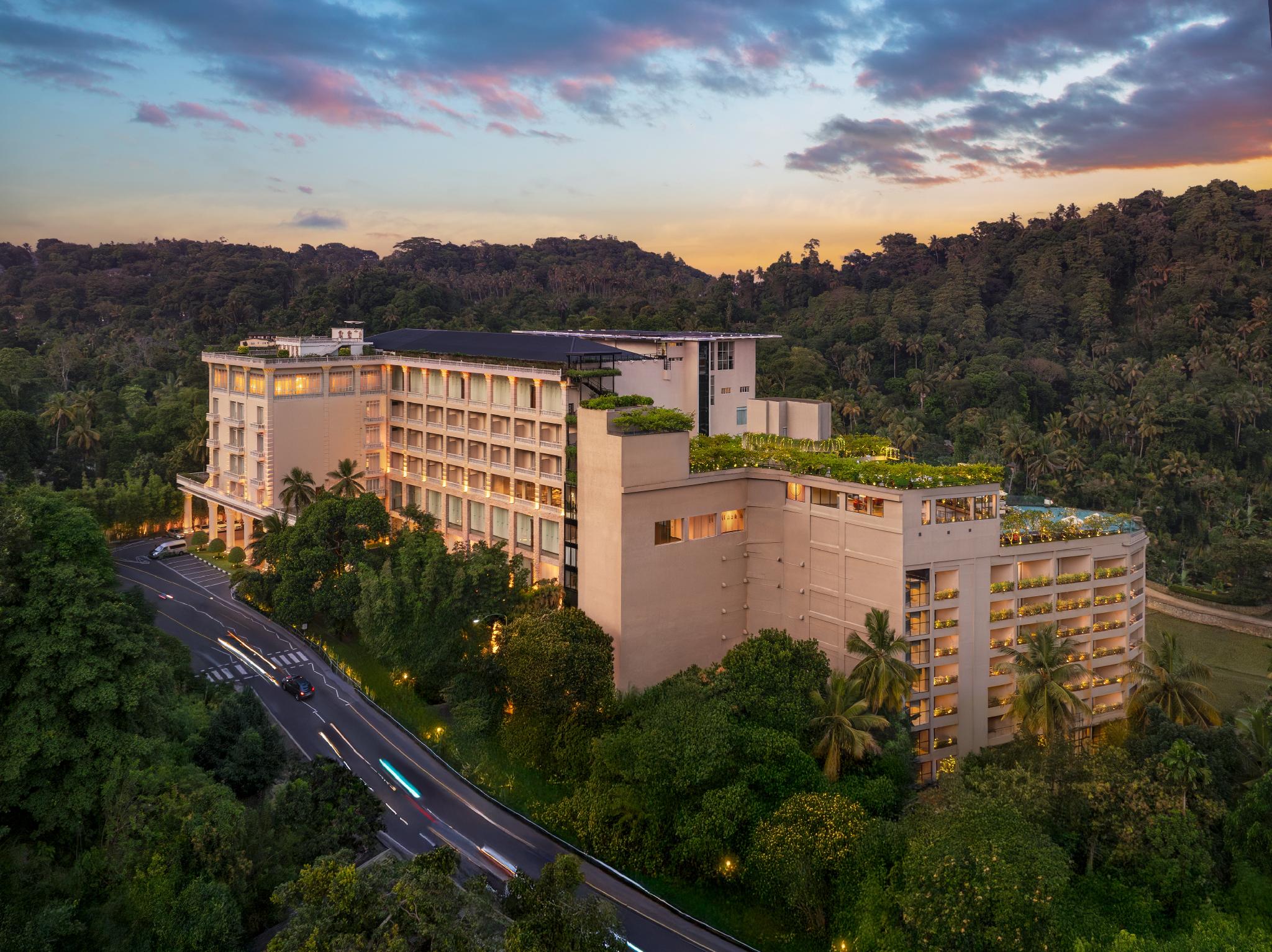 Hotel The Golden Crown Hotel, Sri Lanka, Kandy. Großes 438