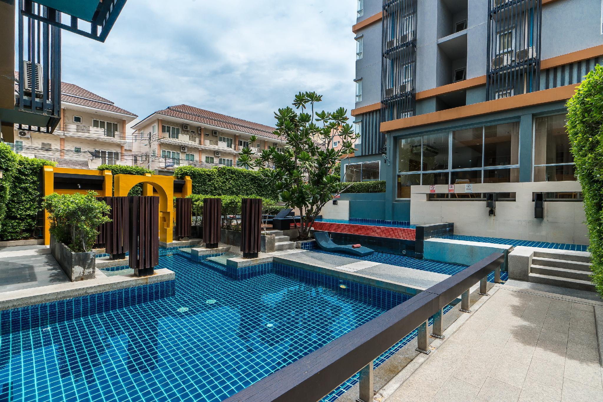 Hotel The Grass Serviced Suites Pattaya, Thailand, Pattaya. Großes 253