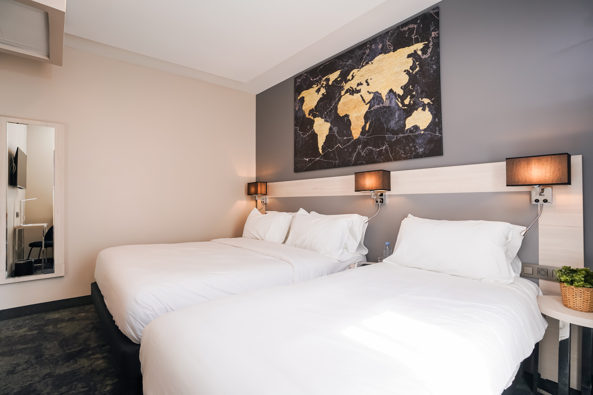 Hotel Univers, Frankreich, Nizza. Großes 763