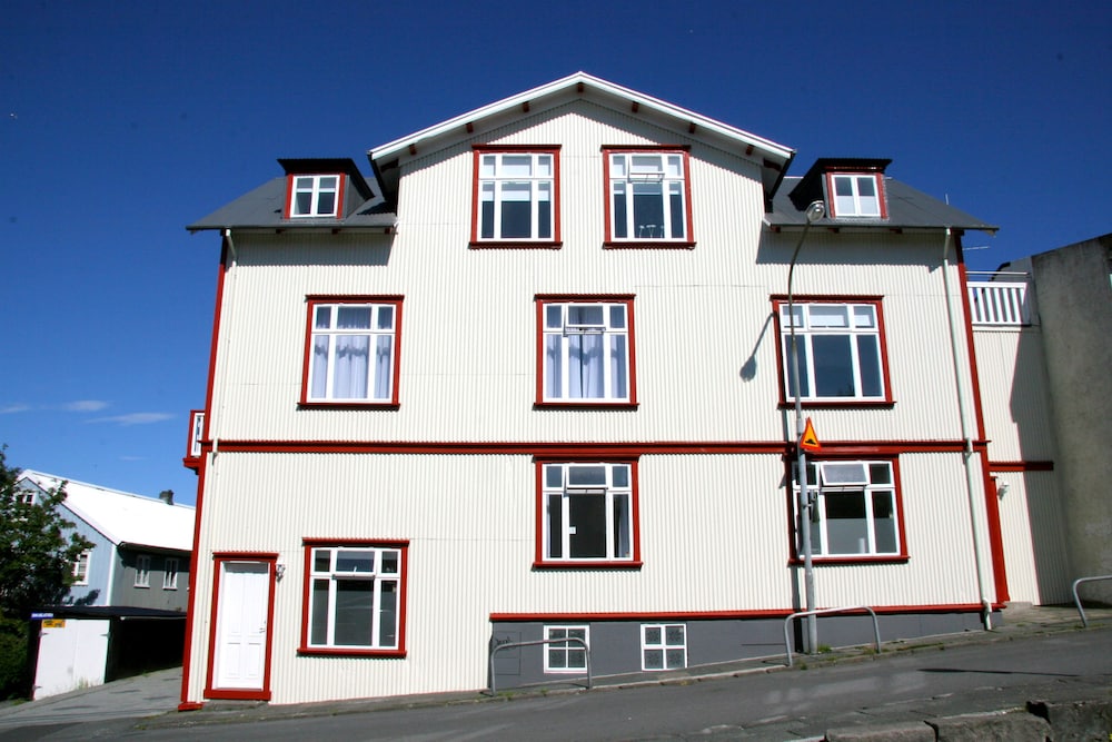 Luna Hotel Apartments