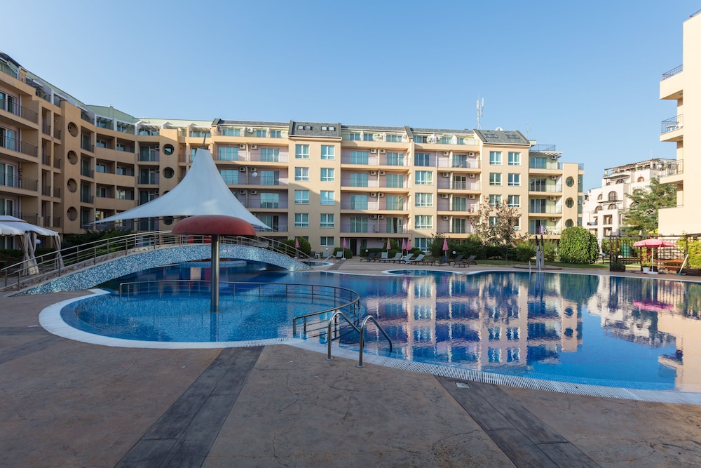 Pollo Resort