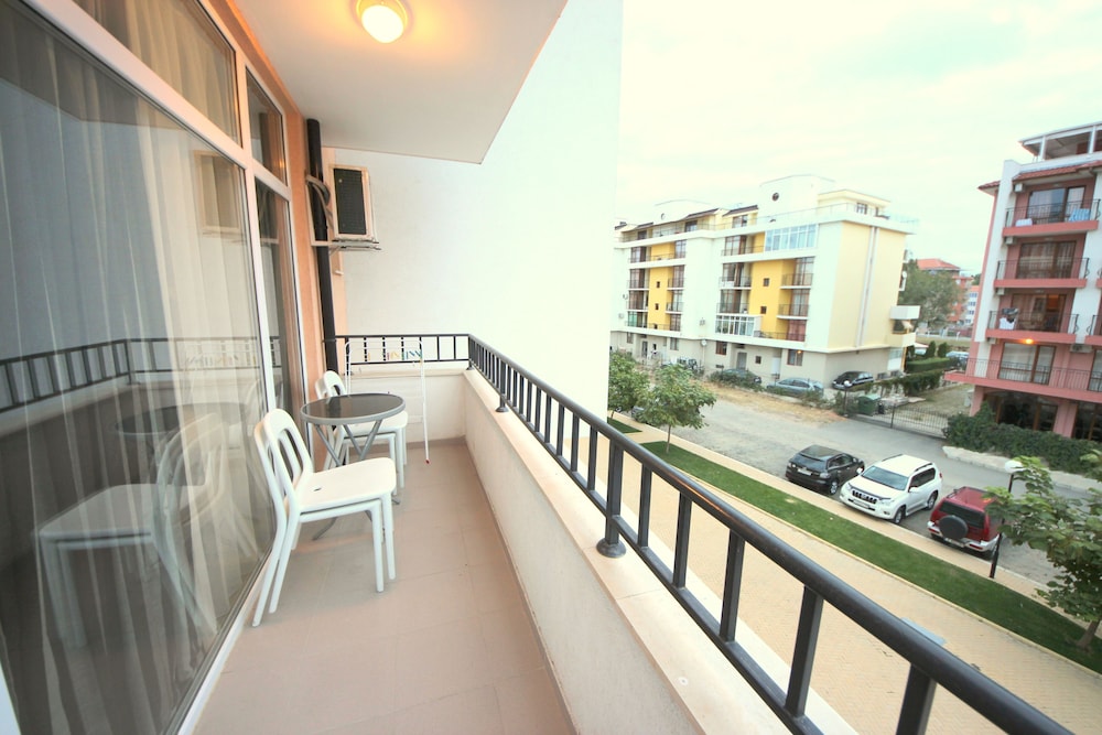 Menada Grand Kamelia Apartments