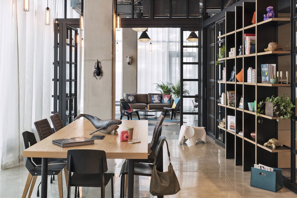 Hotel Moxy Katowice Airport, Polen, Pyrzowice. Großes 56