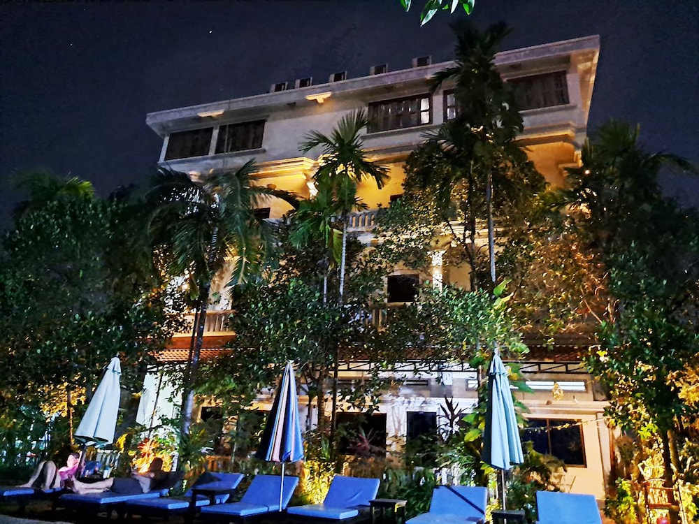 The Golden Gecko Villa