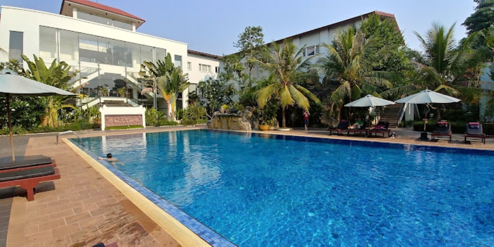 Paradise Angkor Villa