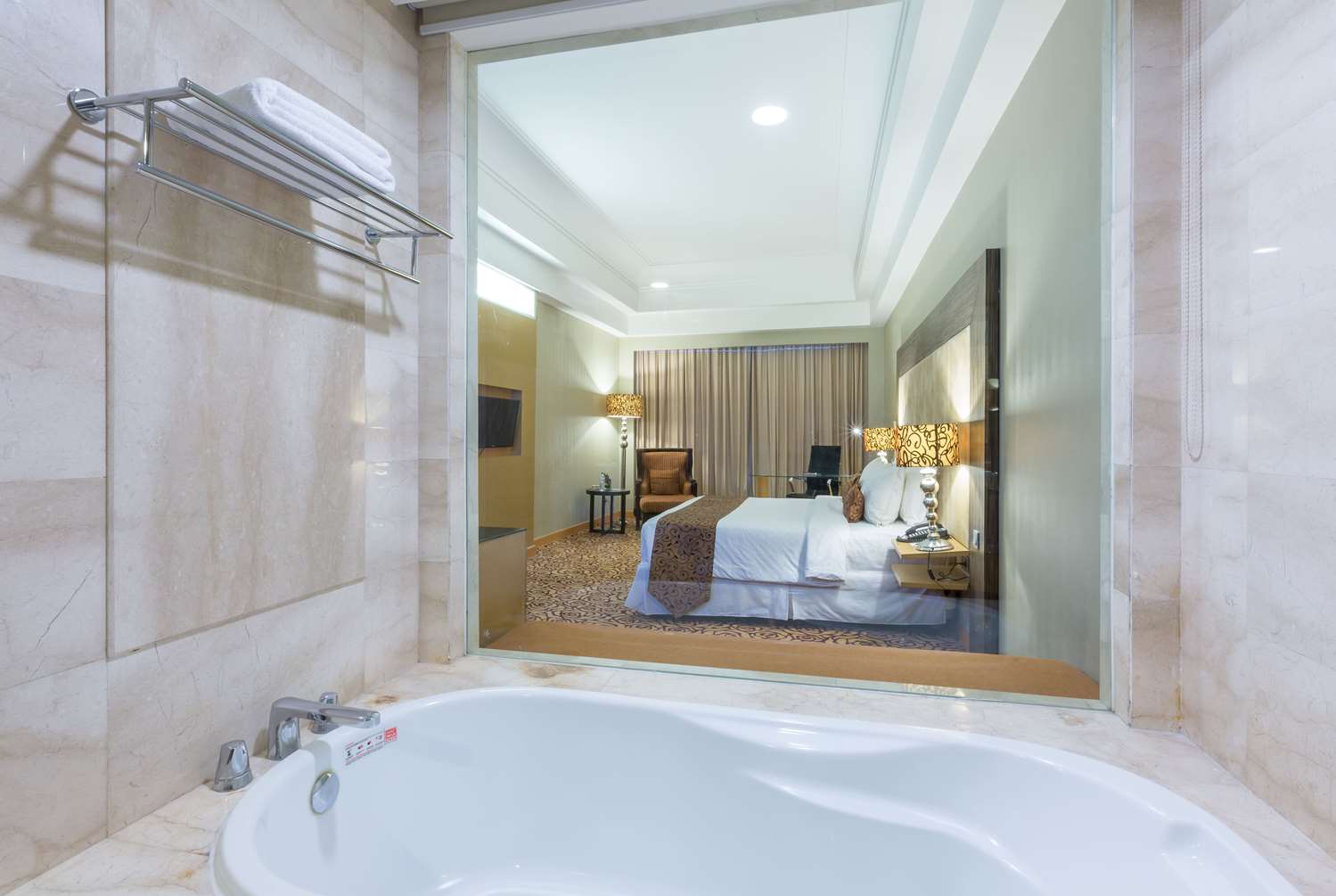 Hotel Wyndham Surabaya City Centre, Indonesien, Surabaya. Großes 314