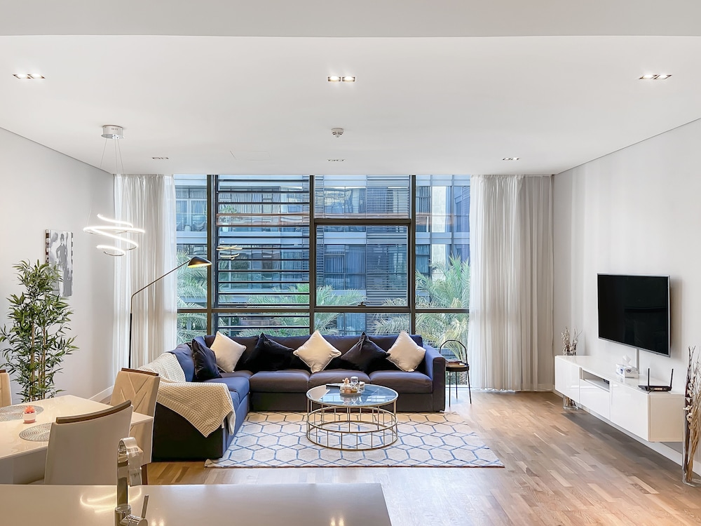 City Walk 6 By Fam Living