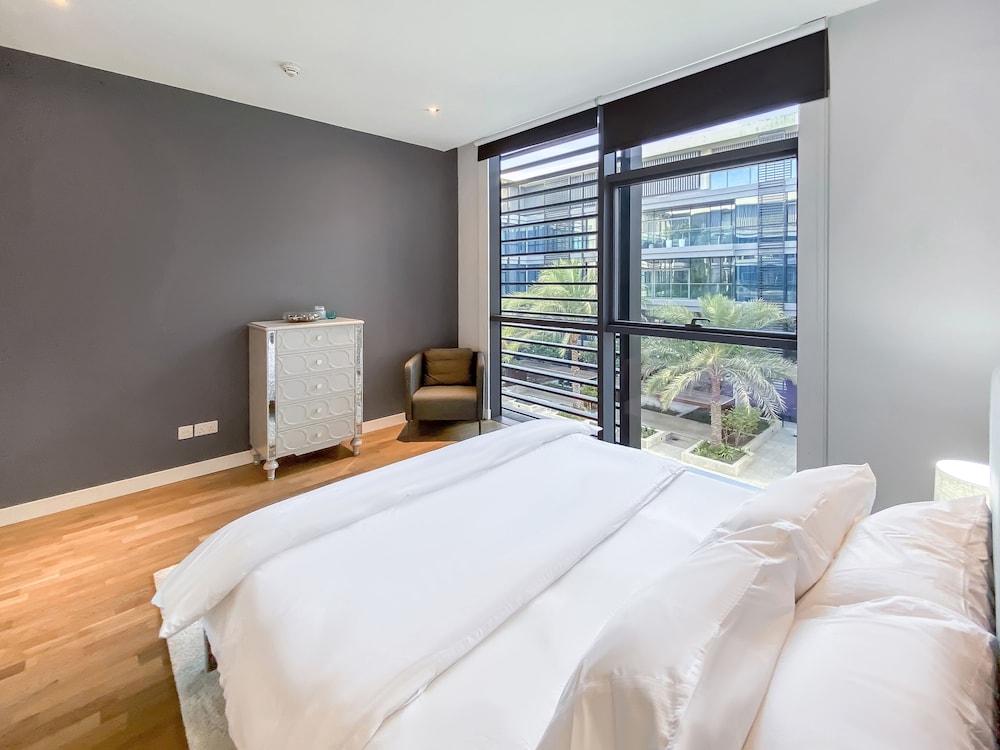 City Walk 6 By Fam Living