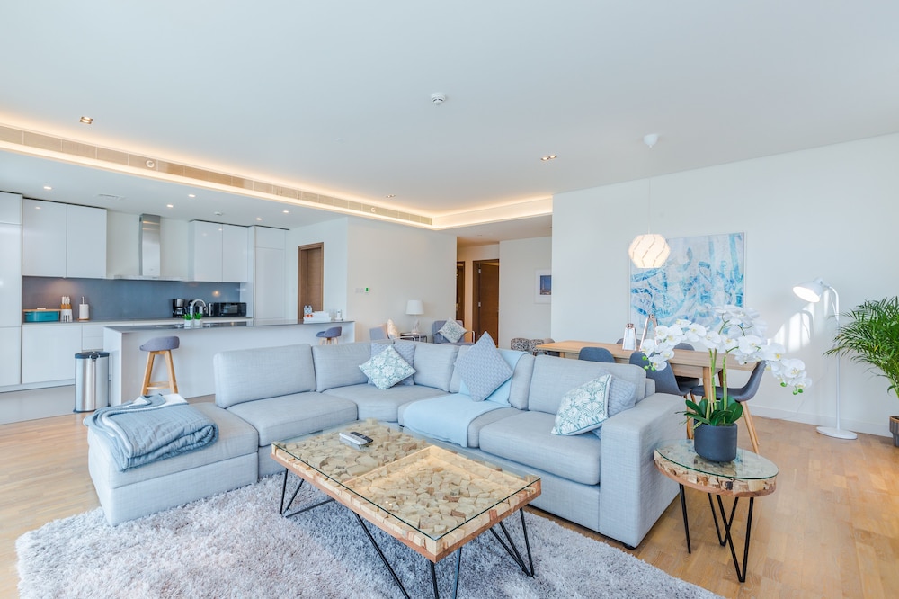 City Walk 6 By Fam Living