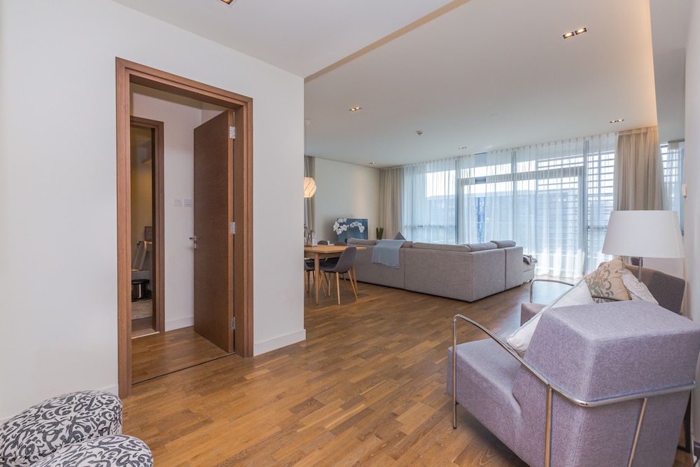 City Walk 6 By Fam Living