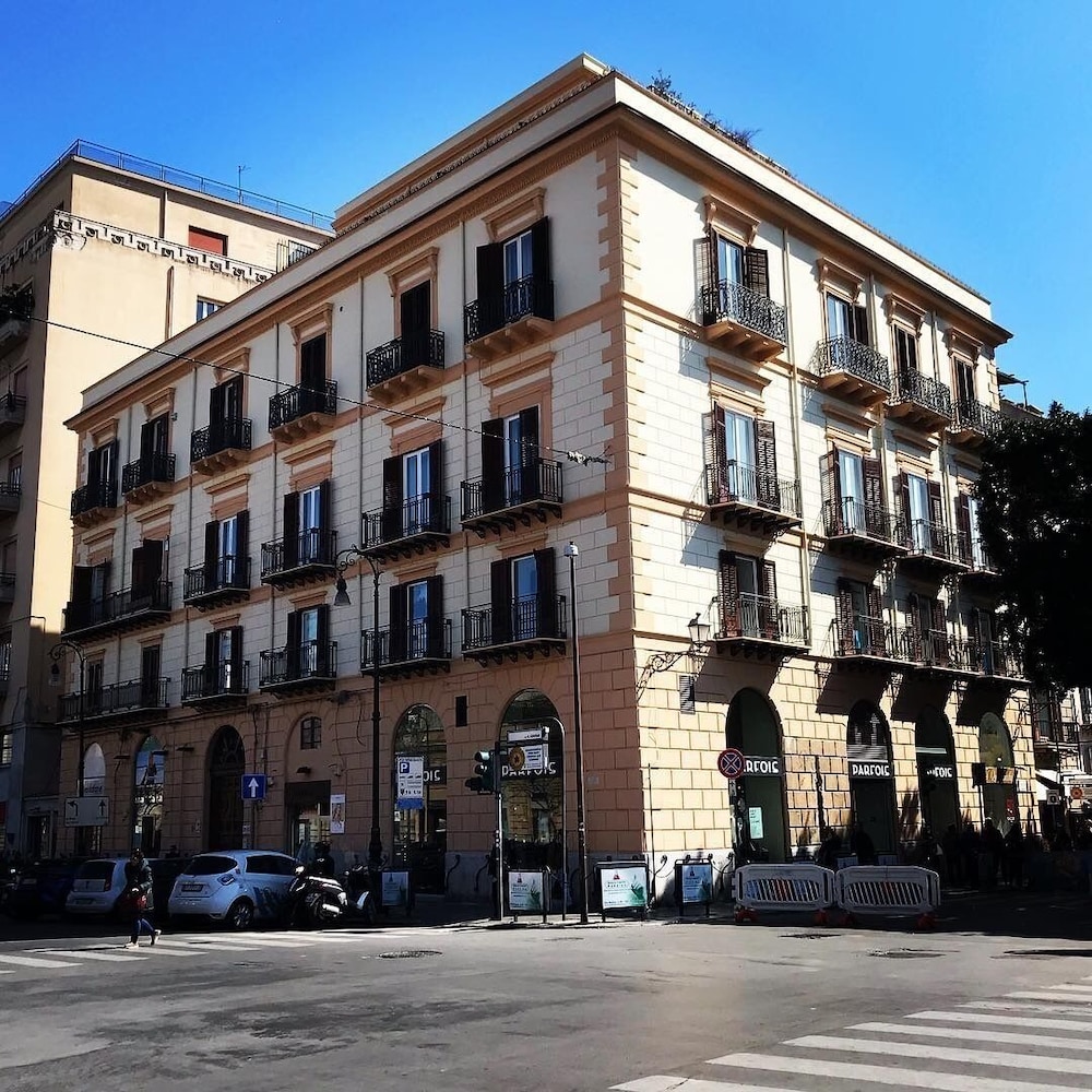 Palco Rooms and Suites