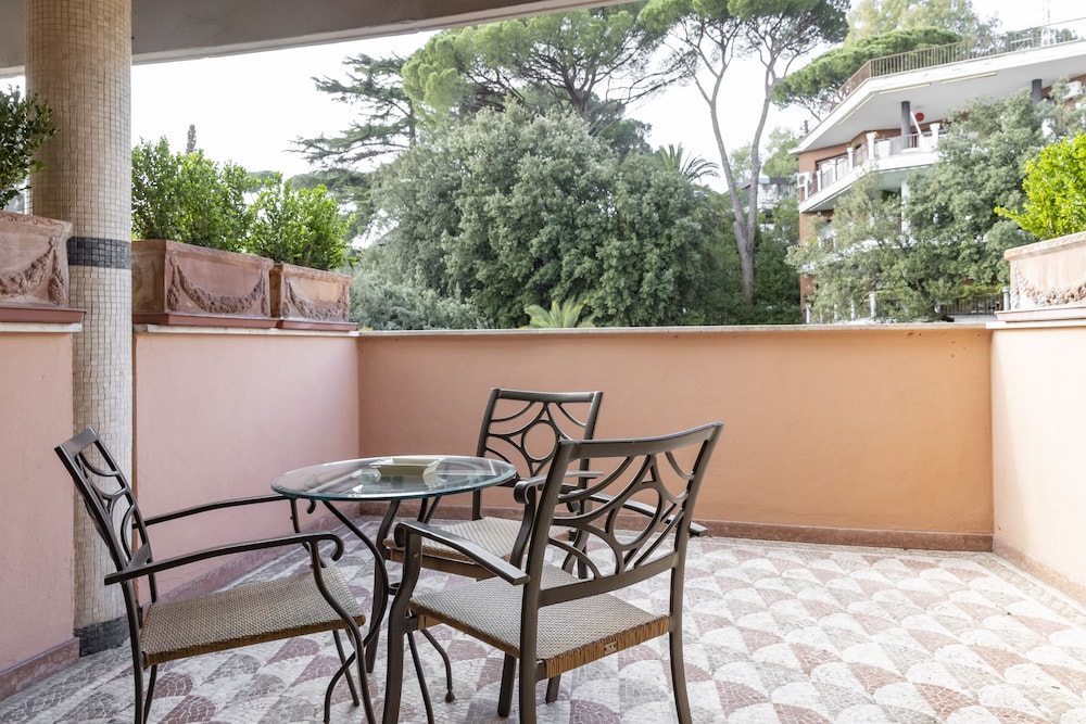 Hotel River Chateau Hotel, Italien, Rom. Großes 300