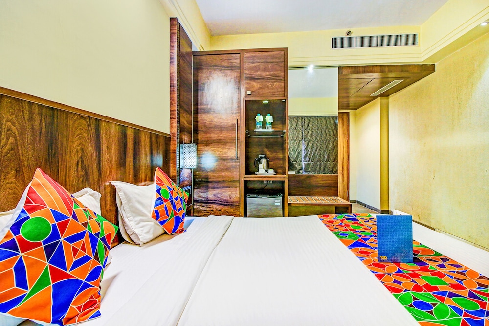 FabHotel Crawford Inn South Mumbai