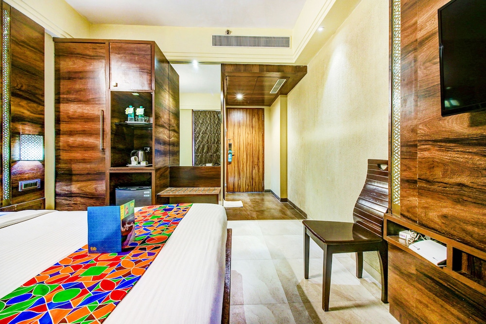 FabHotel Crawford Inn South Mumbai