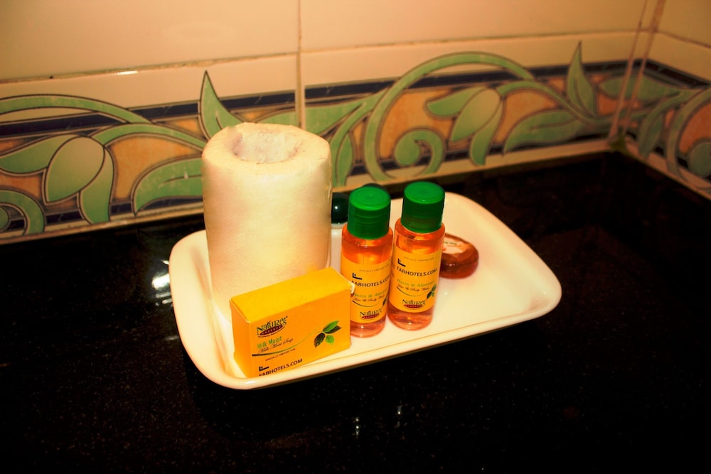 FabHotel Crawford Inn South Mumbai