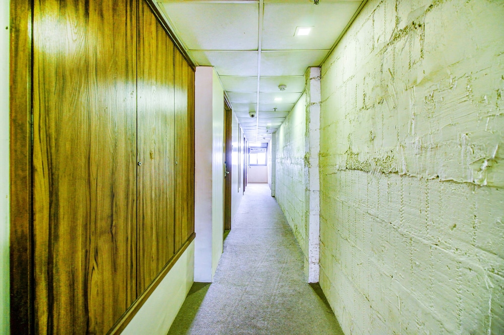 FabHotel Crawford Inn South Mumbai