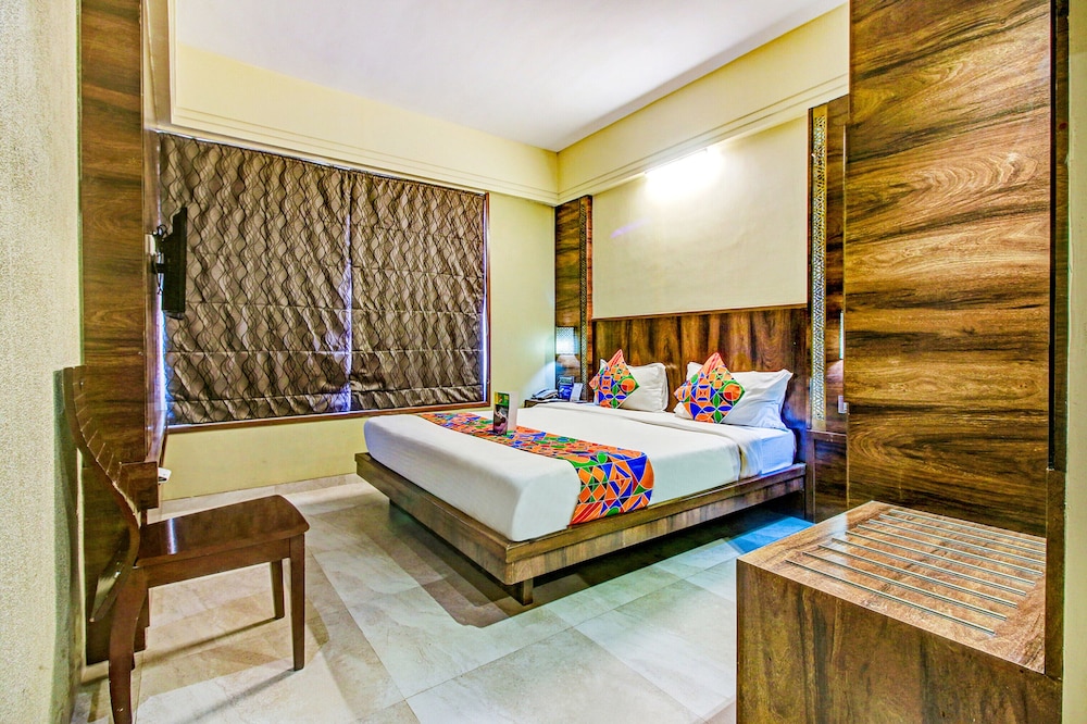 FabHotel Crawford Inn South Mumbai